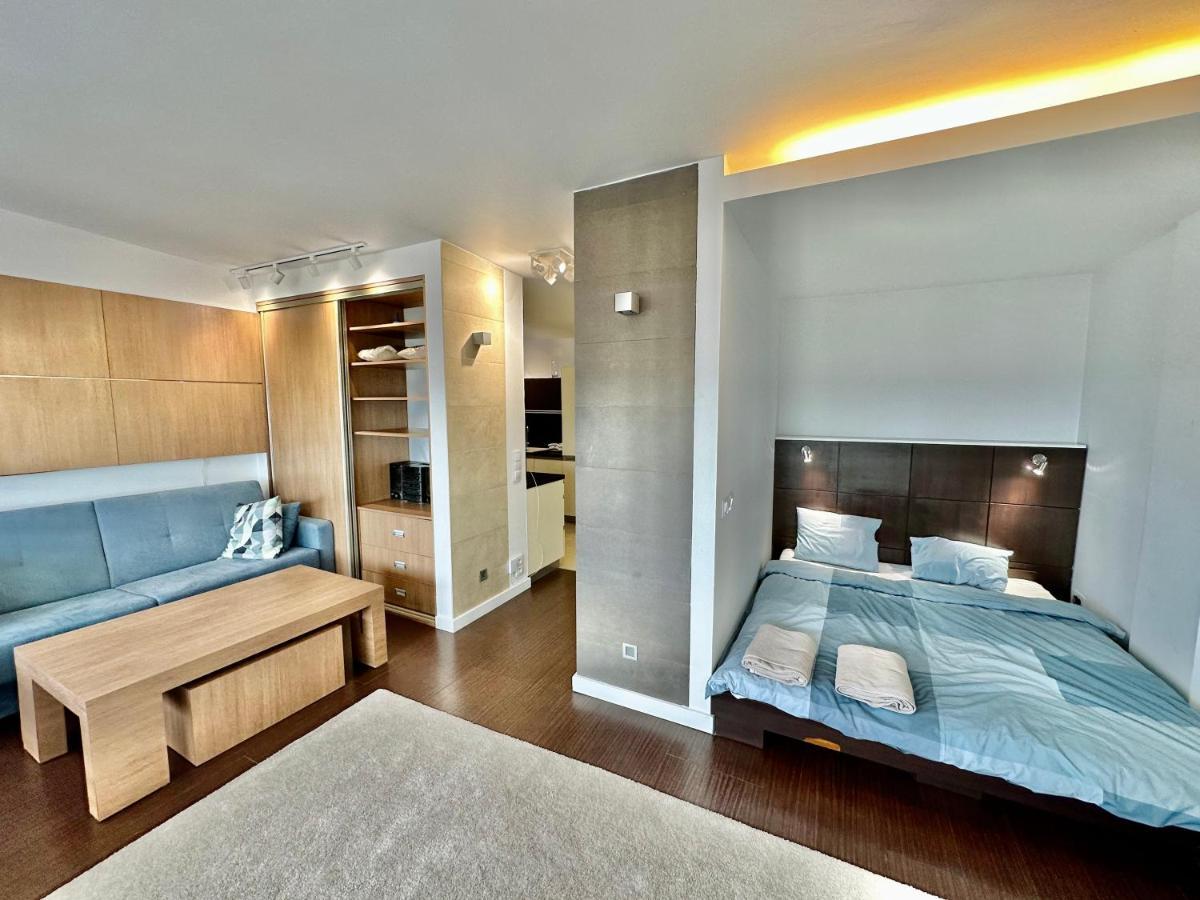Top Metro X2 Fast Wifi 400 Mbs 70'Tv Netflix Hbo Max Appletv+ Disney+ Warsaw Exterior photo