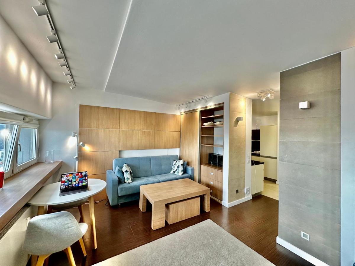 Top Metro X2 Fast Wifi 400 Mbs 70'Tv Netflix Hbo Max Appletv+ Disney+ Warsaw Exterior photo